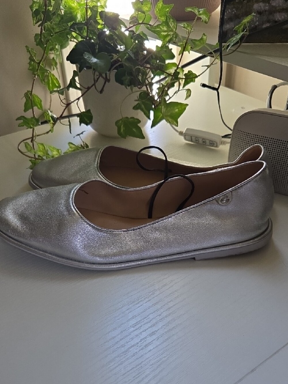 COACH Metallic Silver Leather Women's Slip-On Ballet Flats 9.5 - Picture 2 of 7